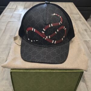 Men's Gucci snake hat